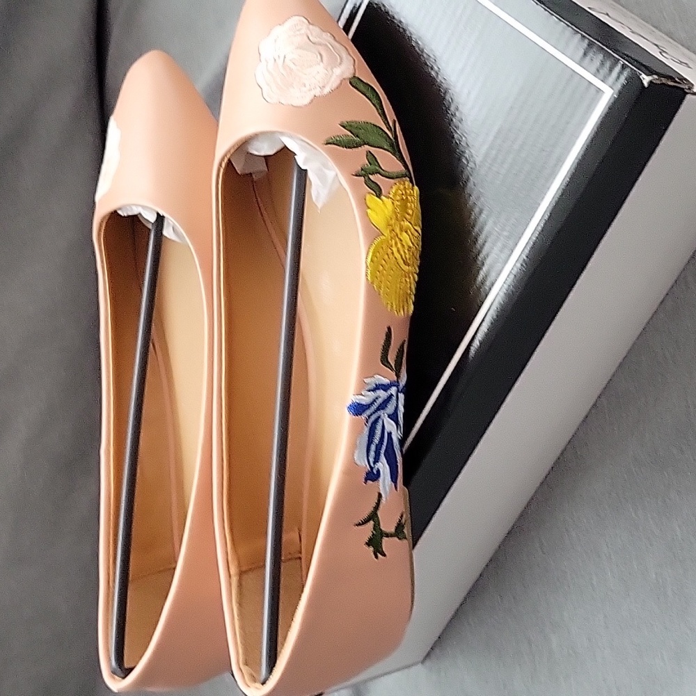 New blush colored flats with flowers by qupid.